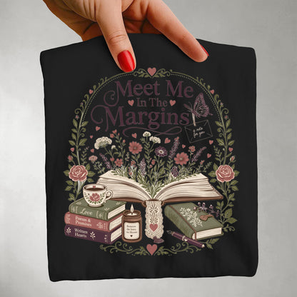 Meet Me in the Margins Romance Reader BookTok T-Shirt