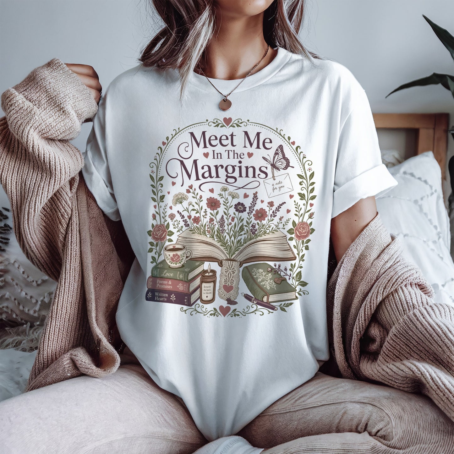 Meet Me in the Margins Romance Reader BookTok T-Shirt