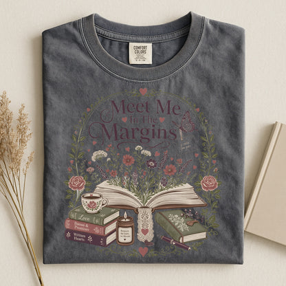 Meet Me in the Margins Romance Reader BookTok T-Shirt